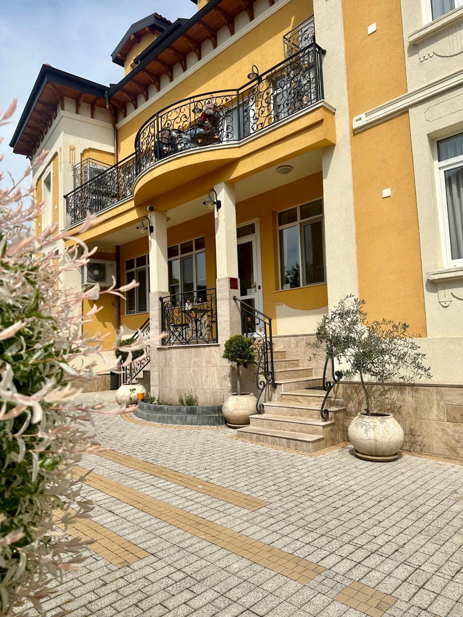 Villa Paris ヒサリャ エクステリア 写真